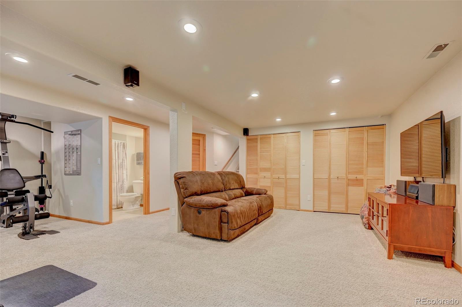 920 Grey Eagle Circle N