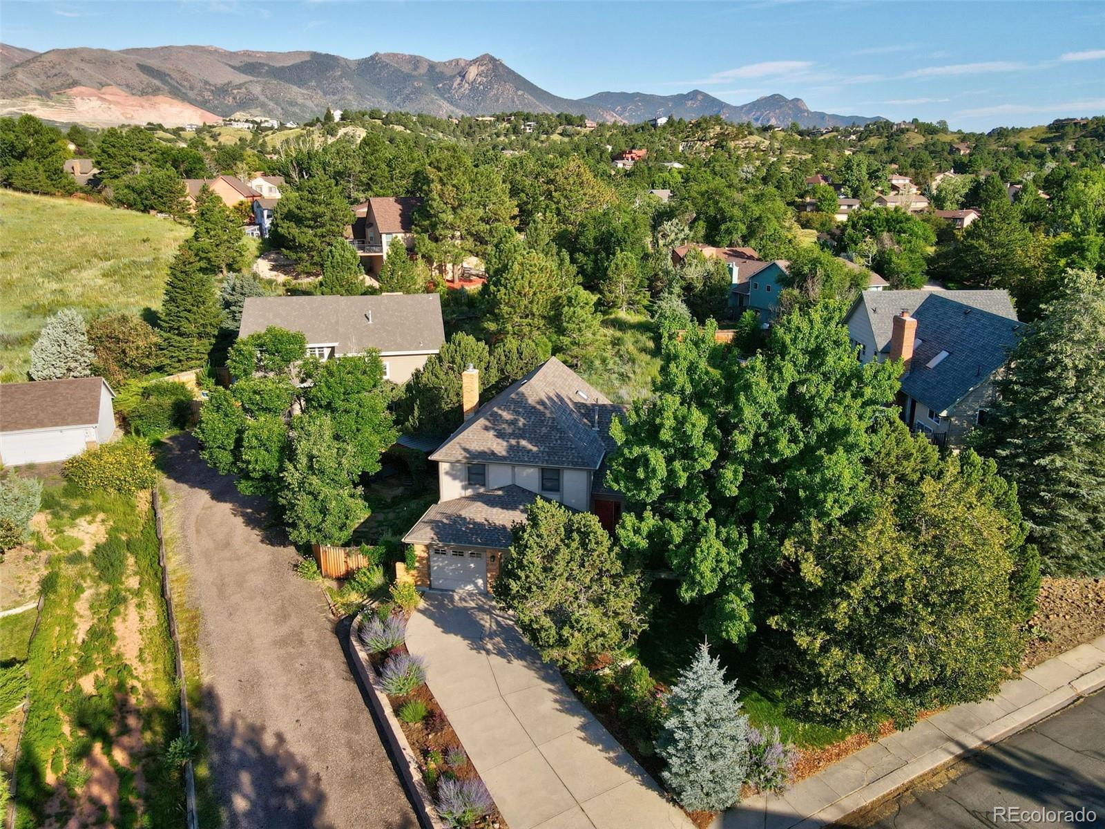 920 Grey Eagle Circle N