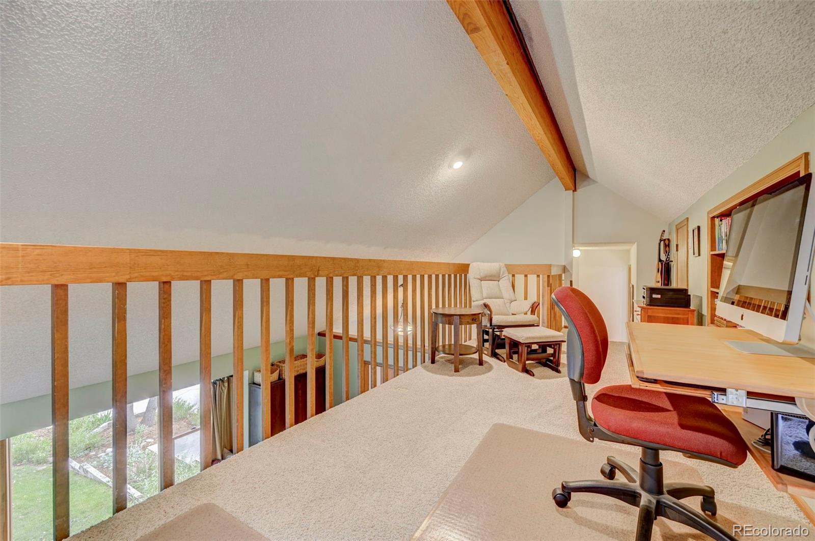 920 Grey Eagle Circle N