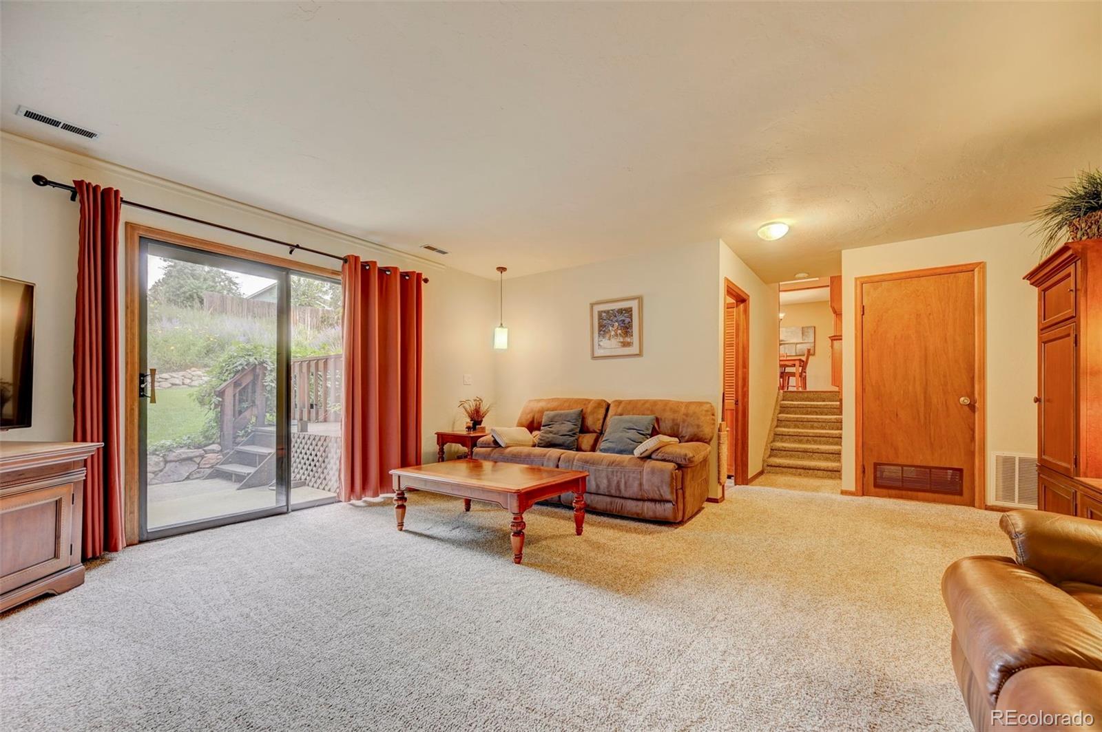 920 Grey Eagle Circle N