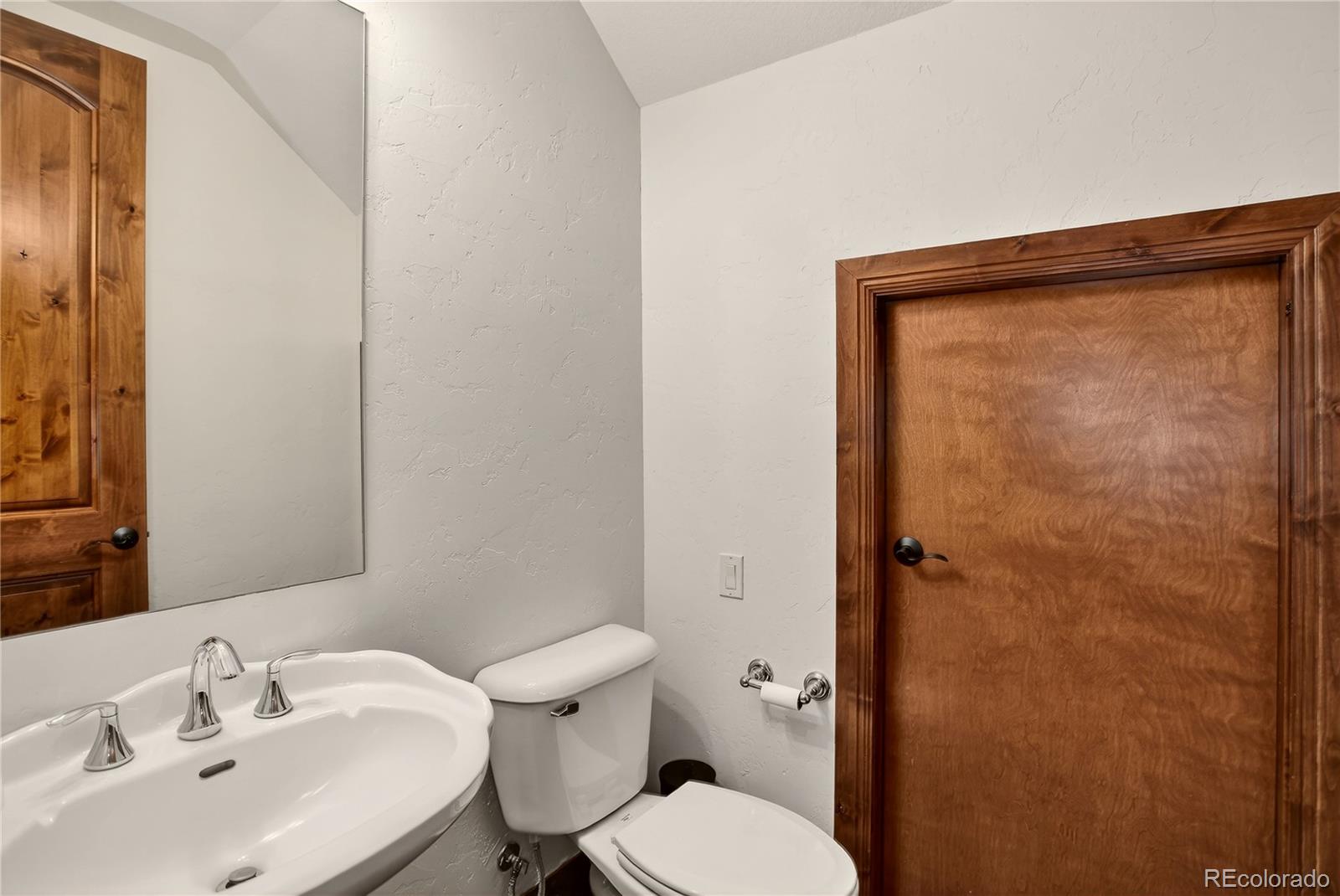 13585 Lauriston Place