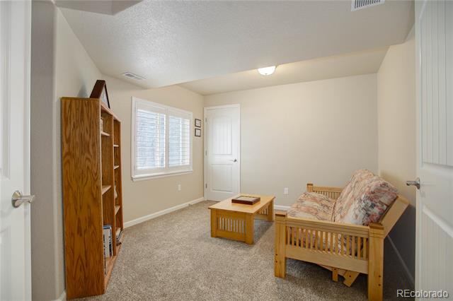 8032 Potentilla Grove