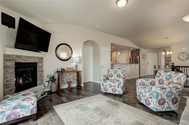 8032 Potentilla Grove