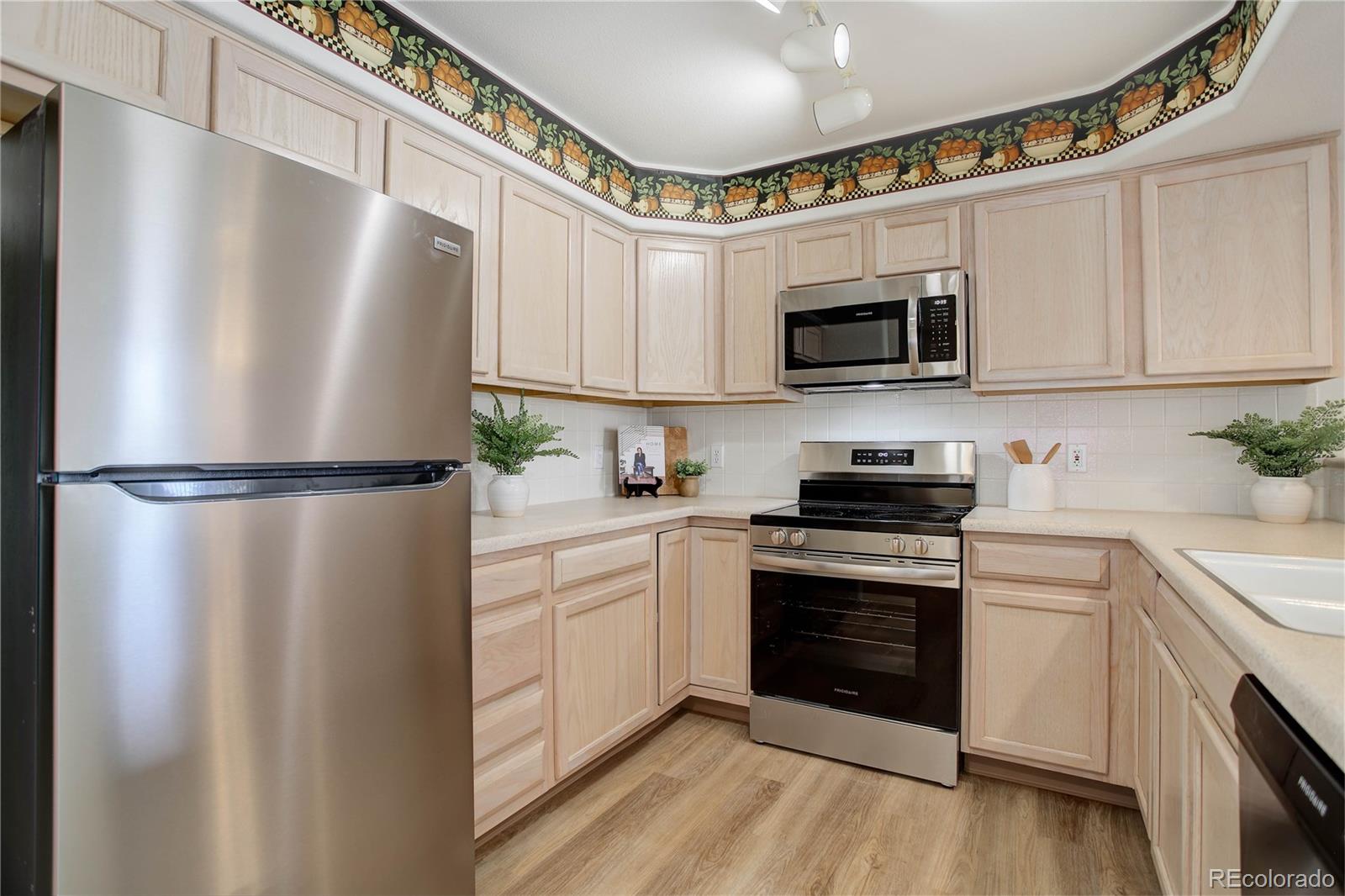 4715 Walking Horse Point