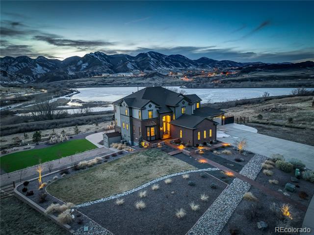 8727 Hunters Hill Lane