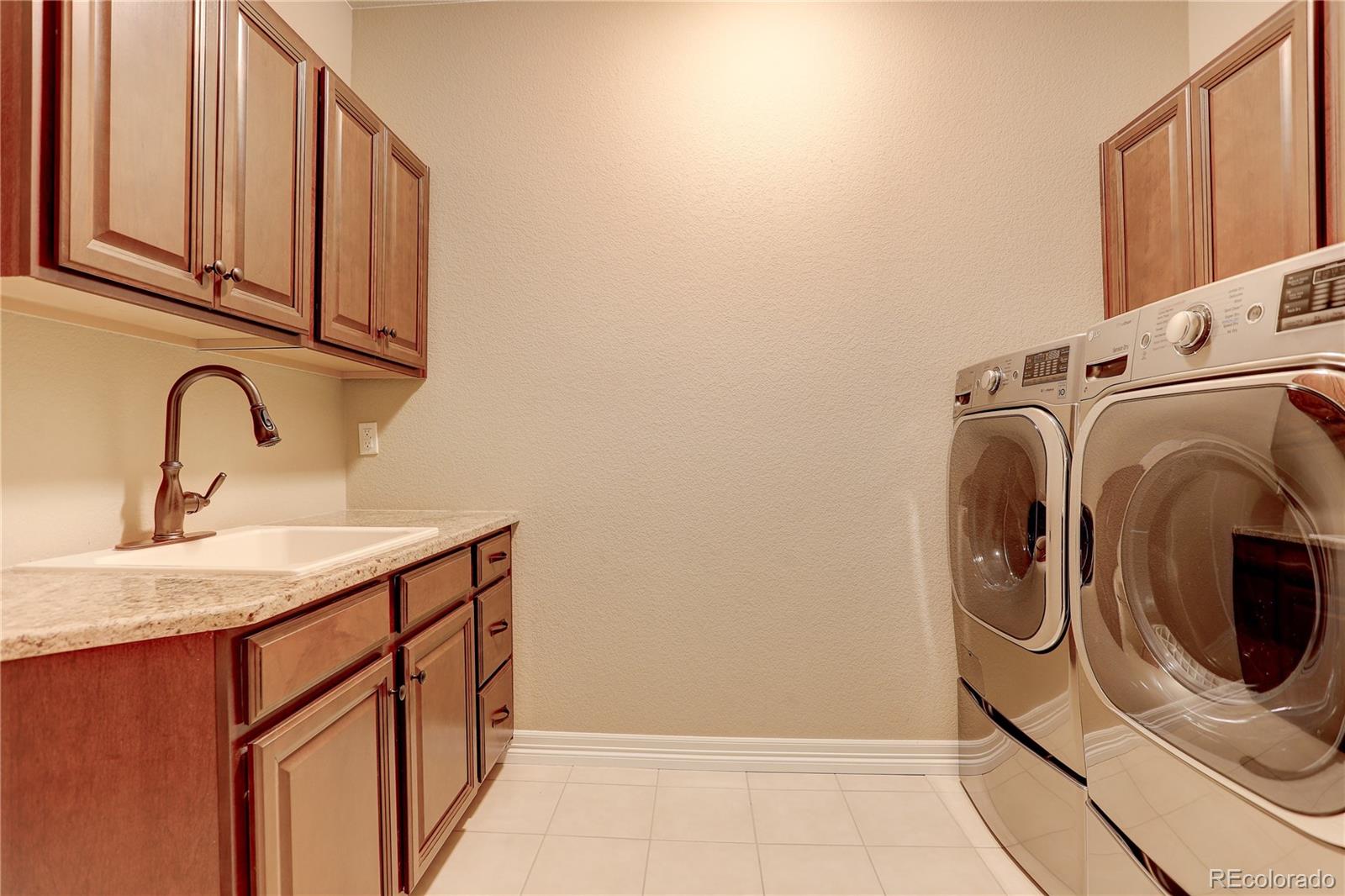 8727 Hunters Hill Lane