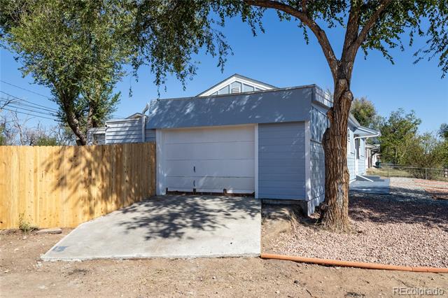 526 Crest Street