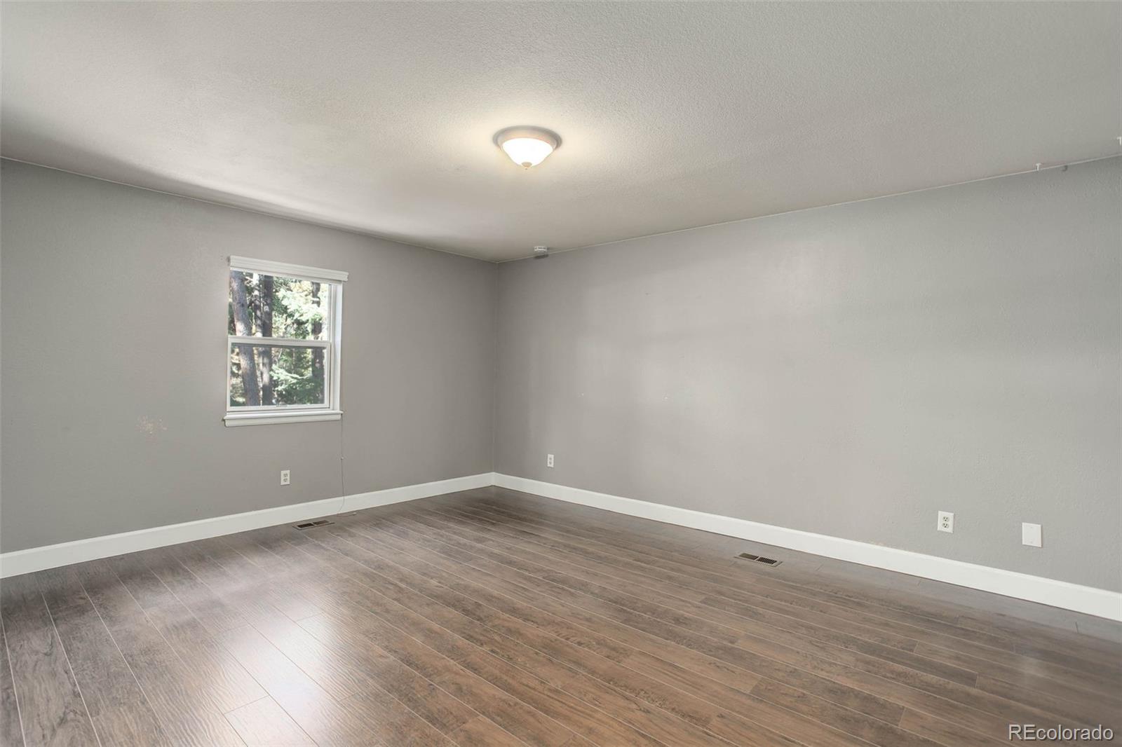 17950 New London Road