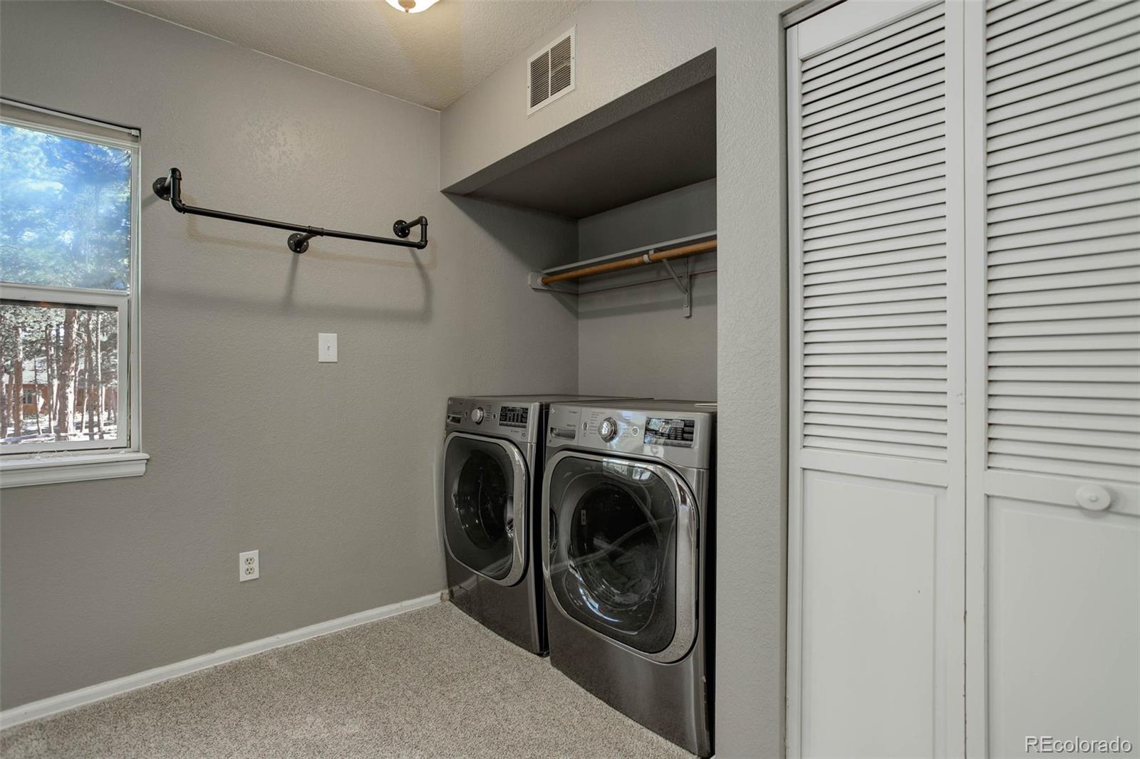 17950 New London Road