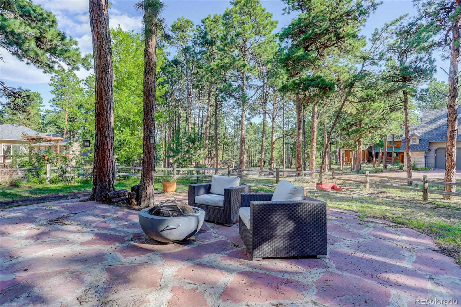 17950 New London Road