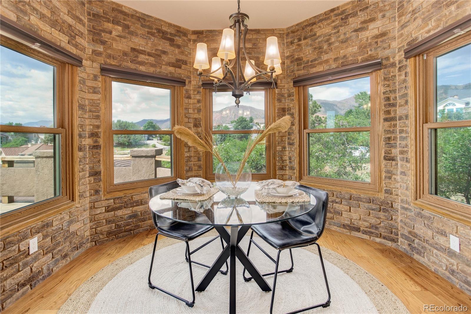 1985 Oak Hills Drive