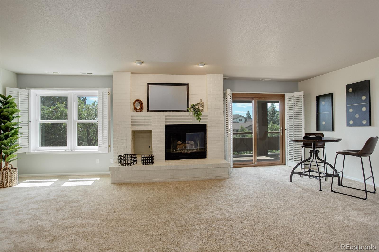 1985 Oak Hills Drive