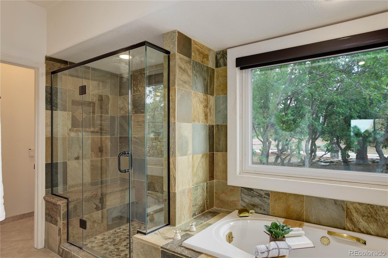 1985 Oak Hills Drive