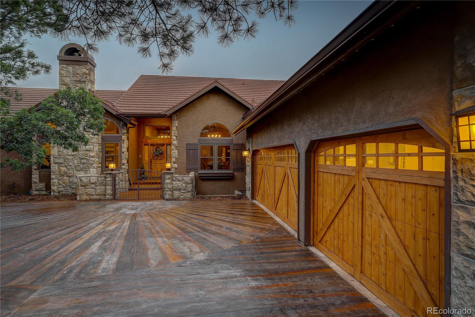 1985 Oak Hills Drive