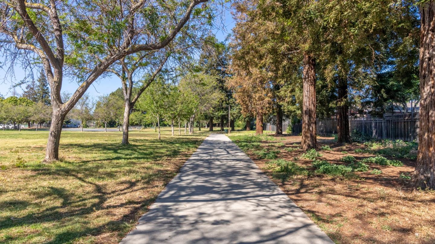 1652 Fairorchard AVE