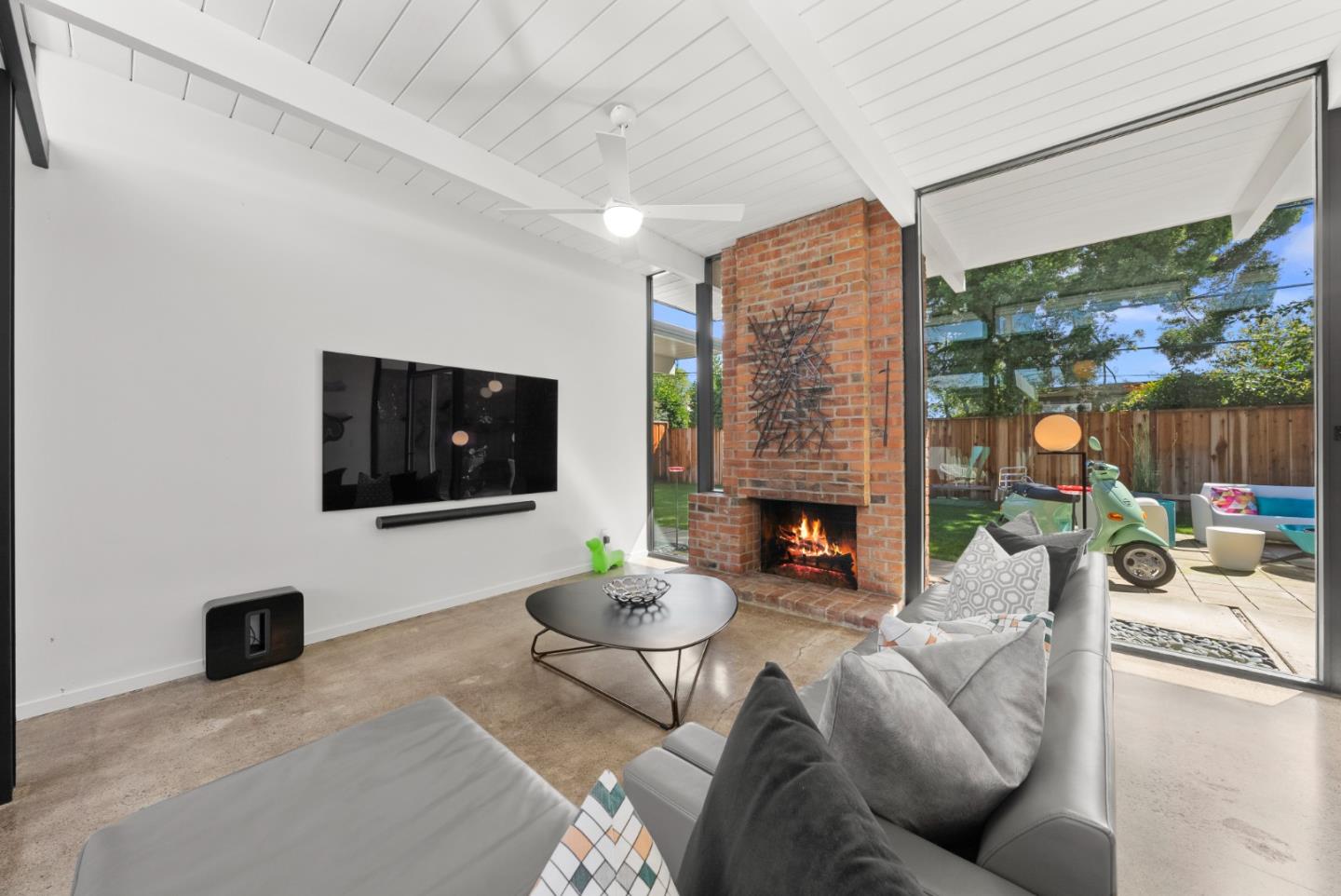 1652 Fairorchard AVE