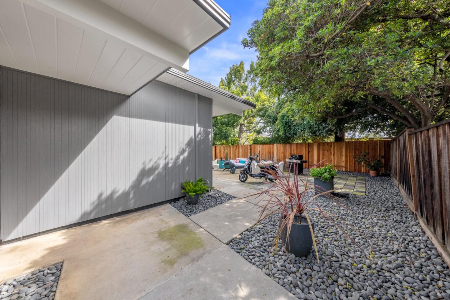 1652 Fairorchard AVE