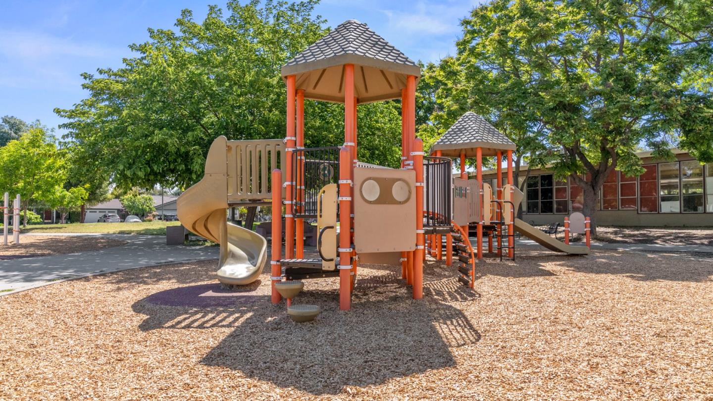 1652 Fairorchard AVE