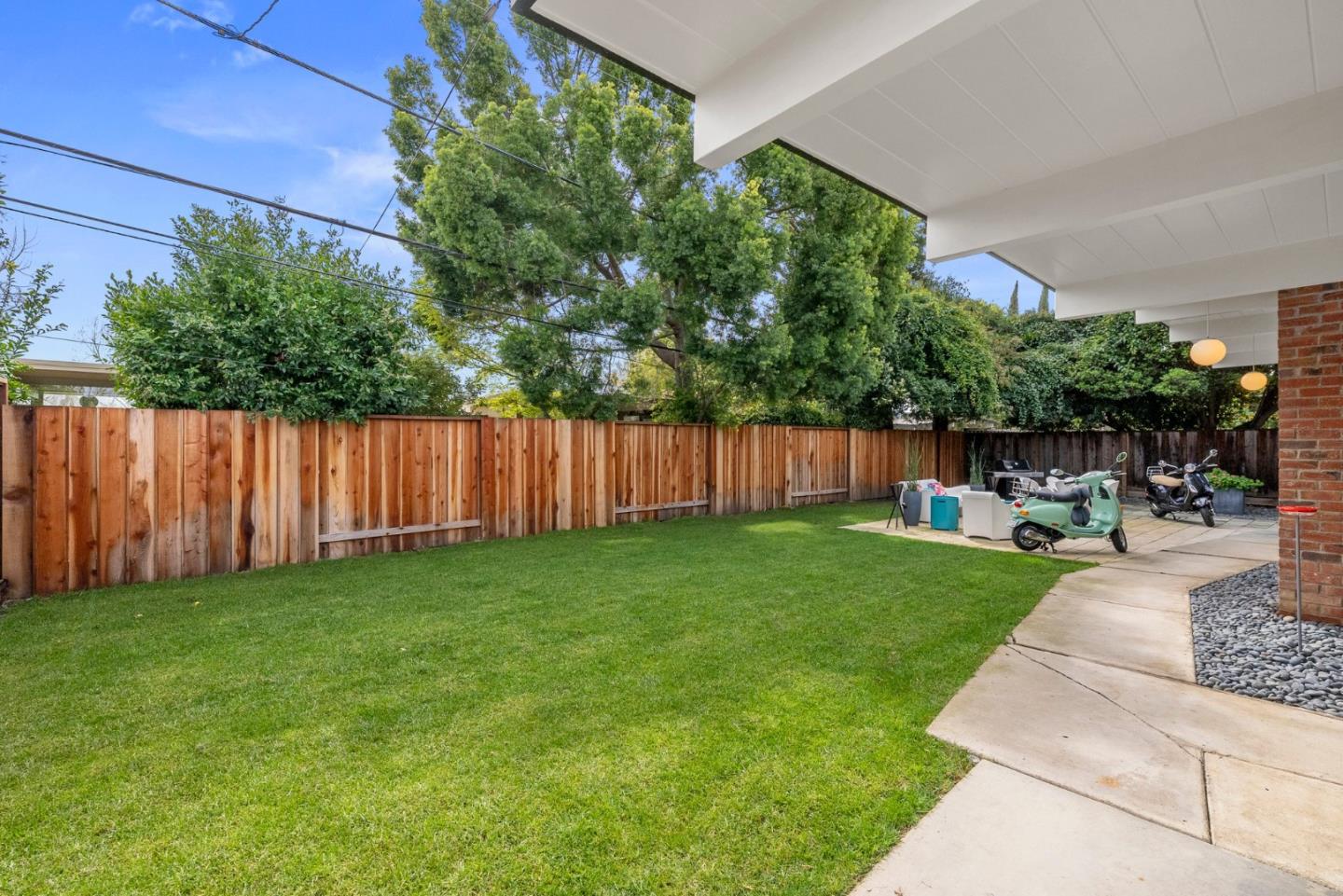 1652 Fairorchard AVE