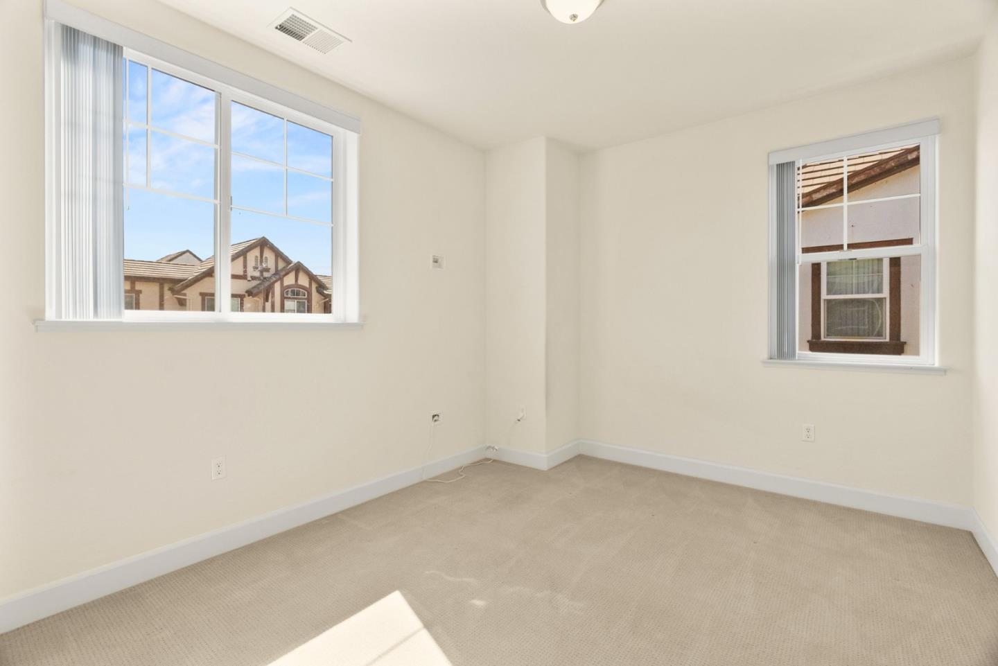 15735 Ibiza LN