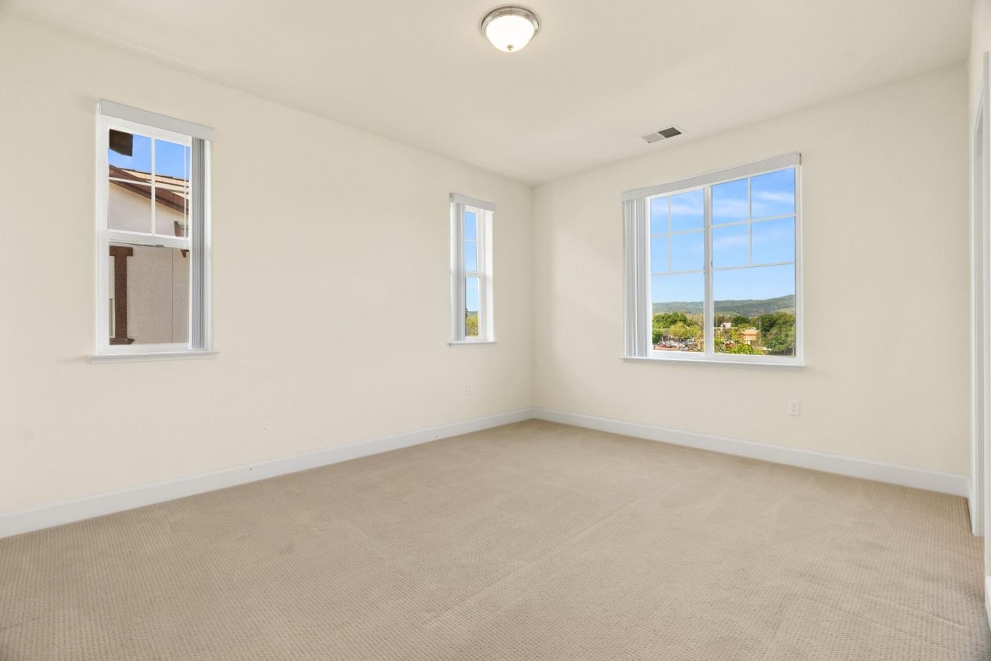 15735 Ibiza LN