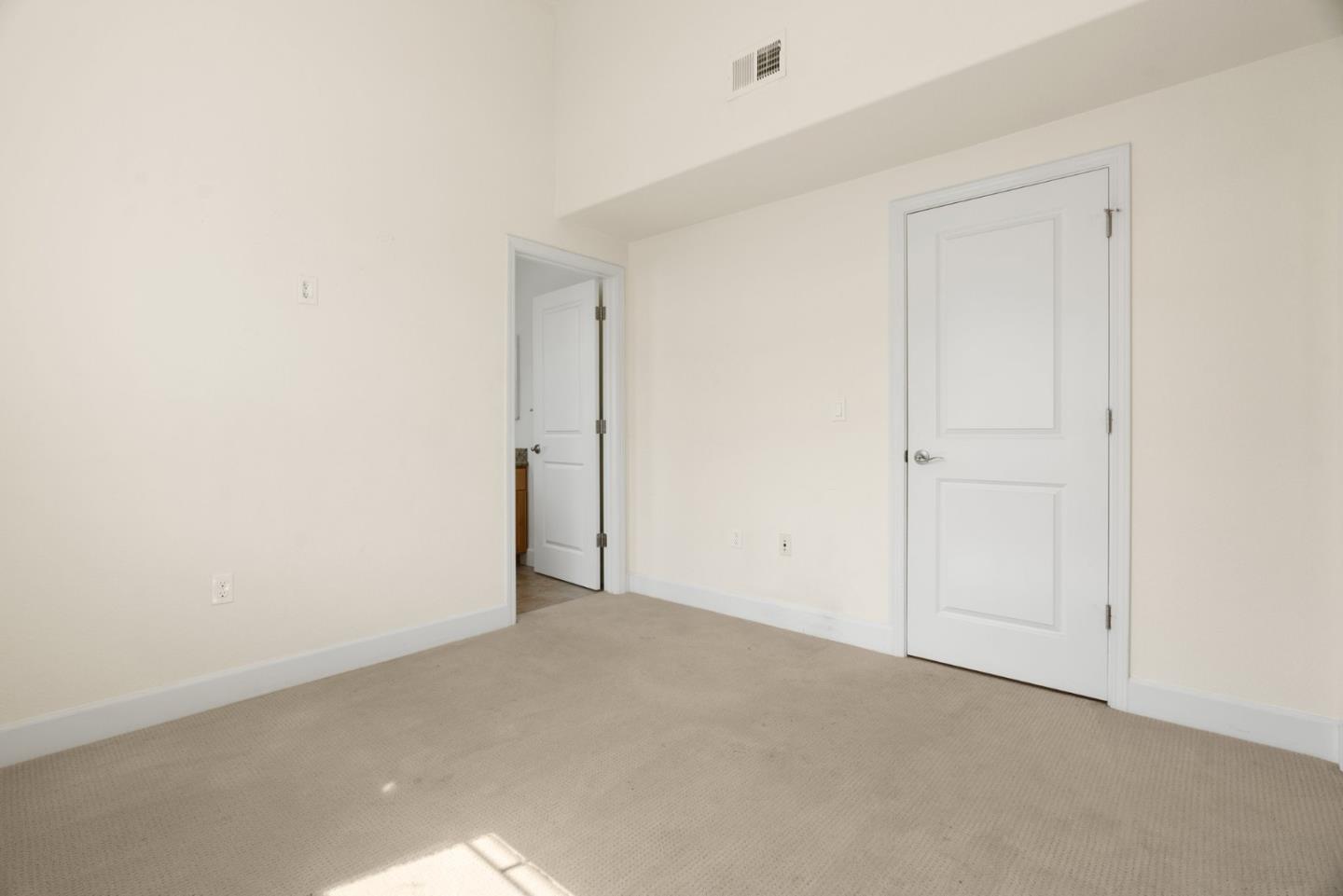 15735 Ibiza LN