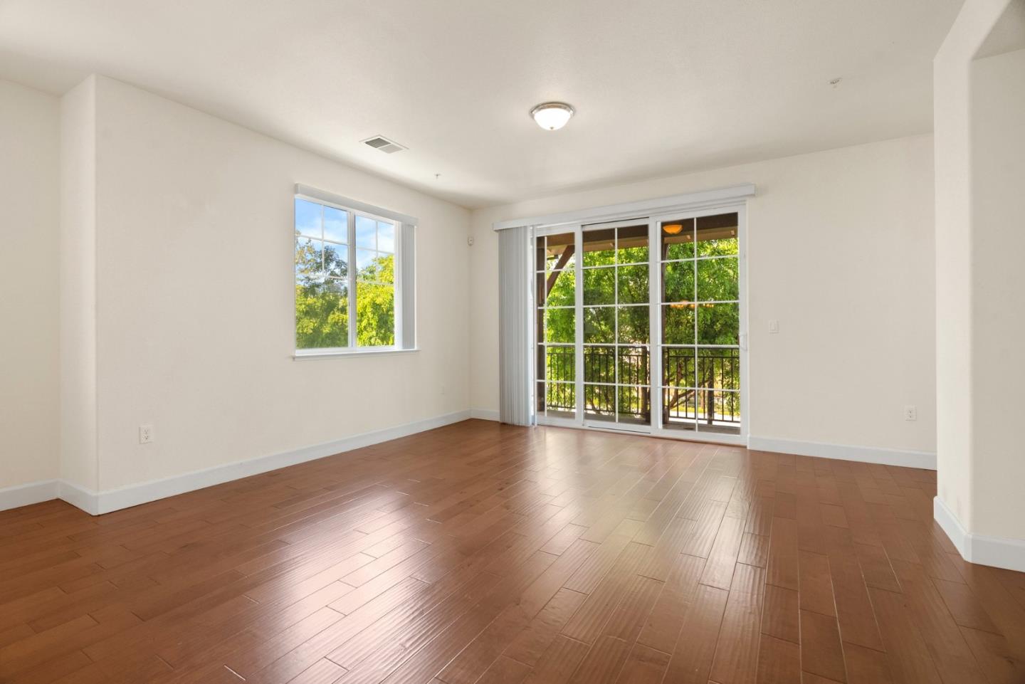 15735 Ibiza LN