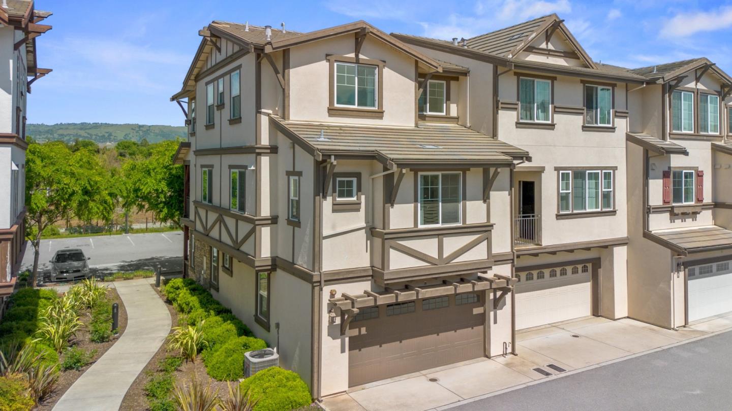 15735 Ibiza LN