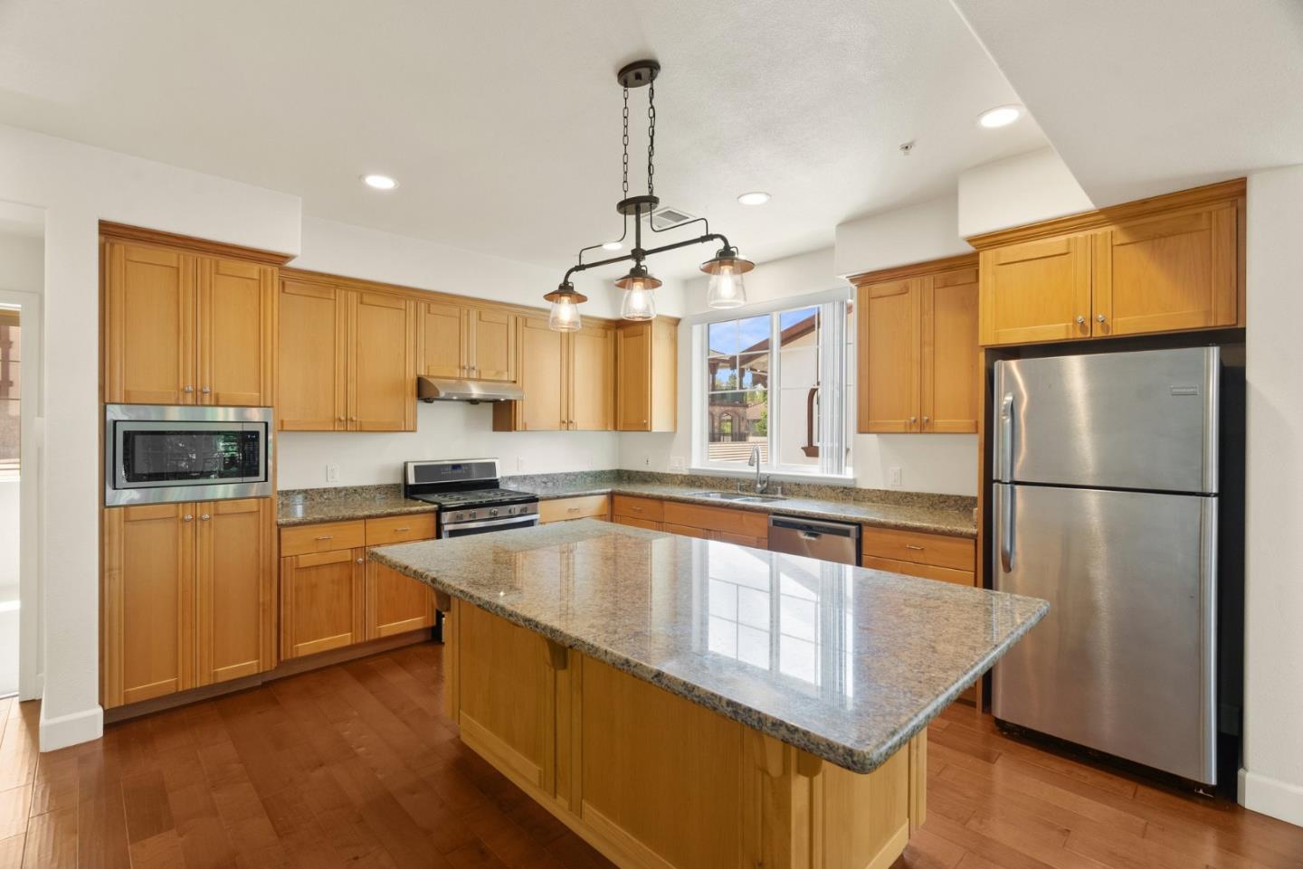 15735 Ibiza LN