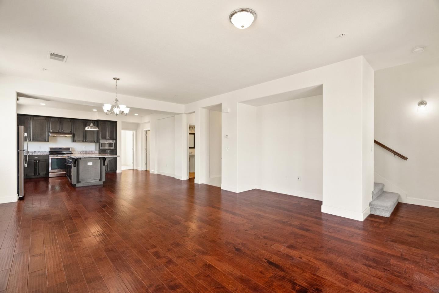 15705 Ibiza LN