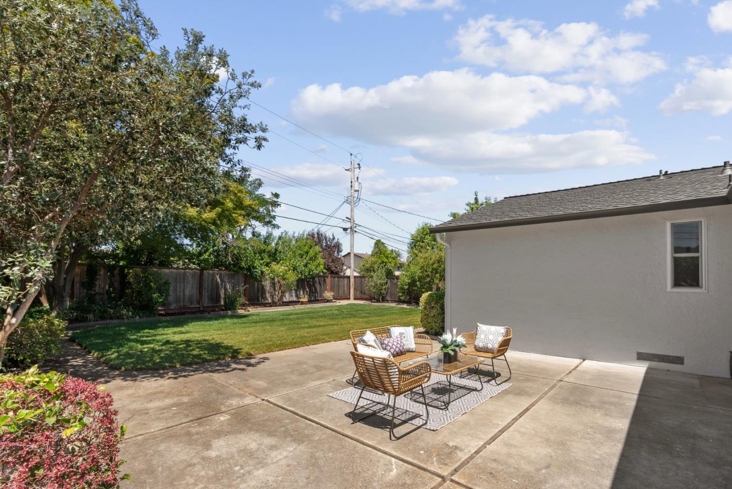 958 Wallace DR