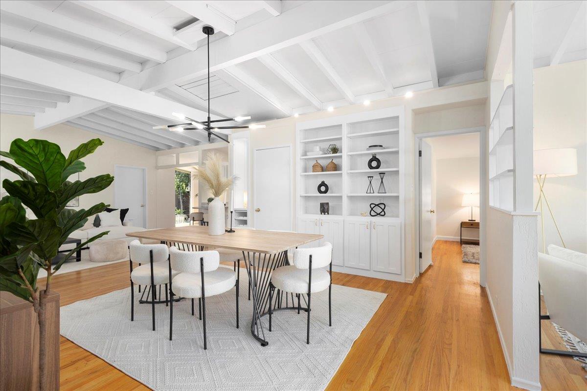 136 Thompson AVE