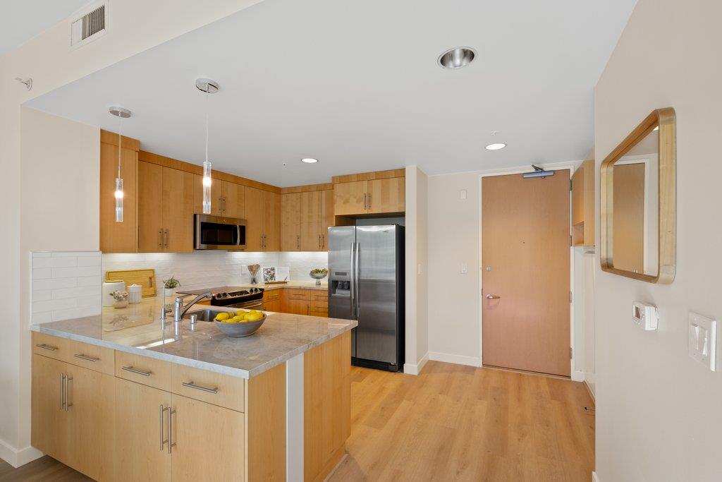 38 N Almaden BLVD 403