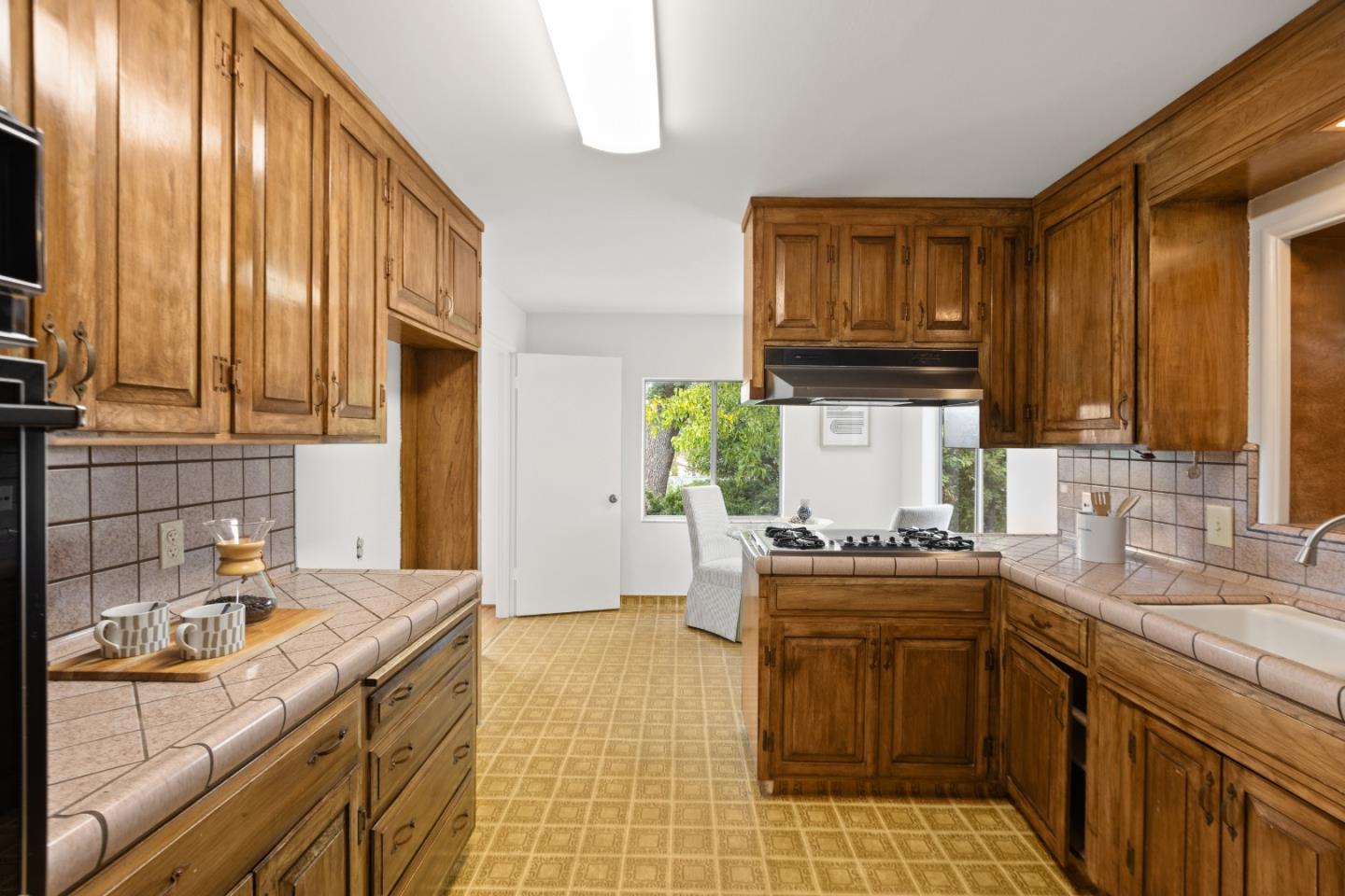 19517 Mockingbird Hill LN