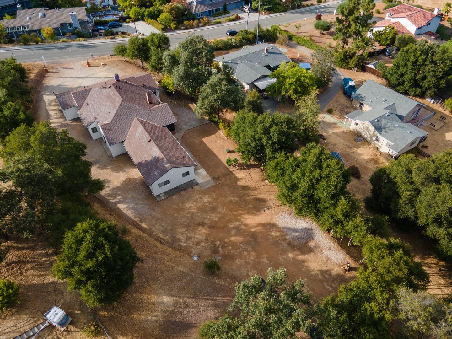 19517 Mockingbird Hill LN