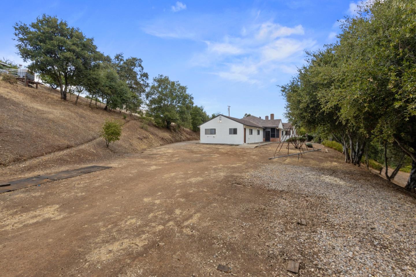 19517 Mockingbird Hill LN