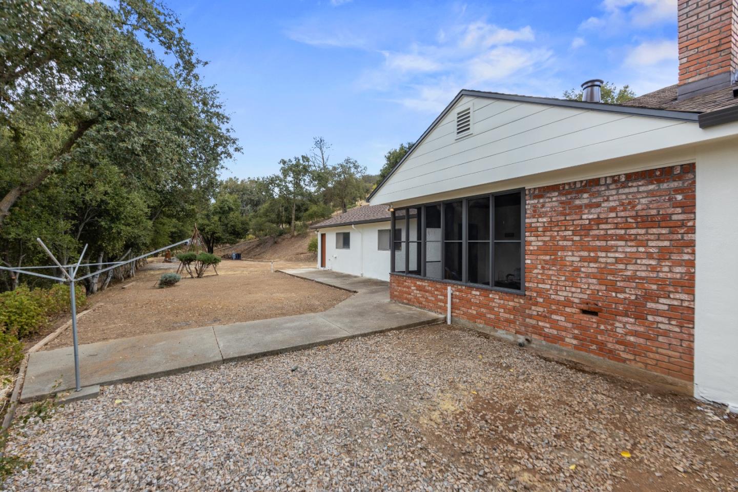 19517 Mockingbird Hill LN