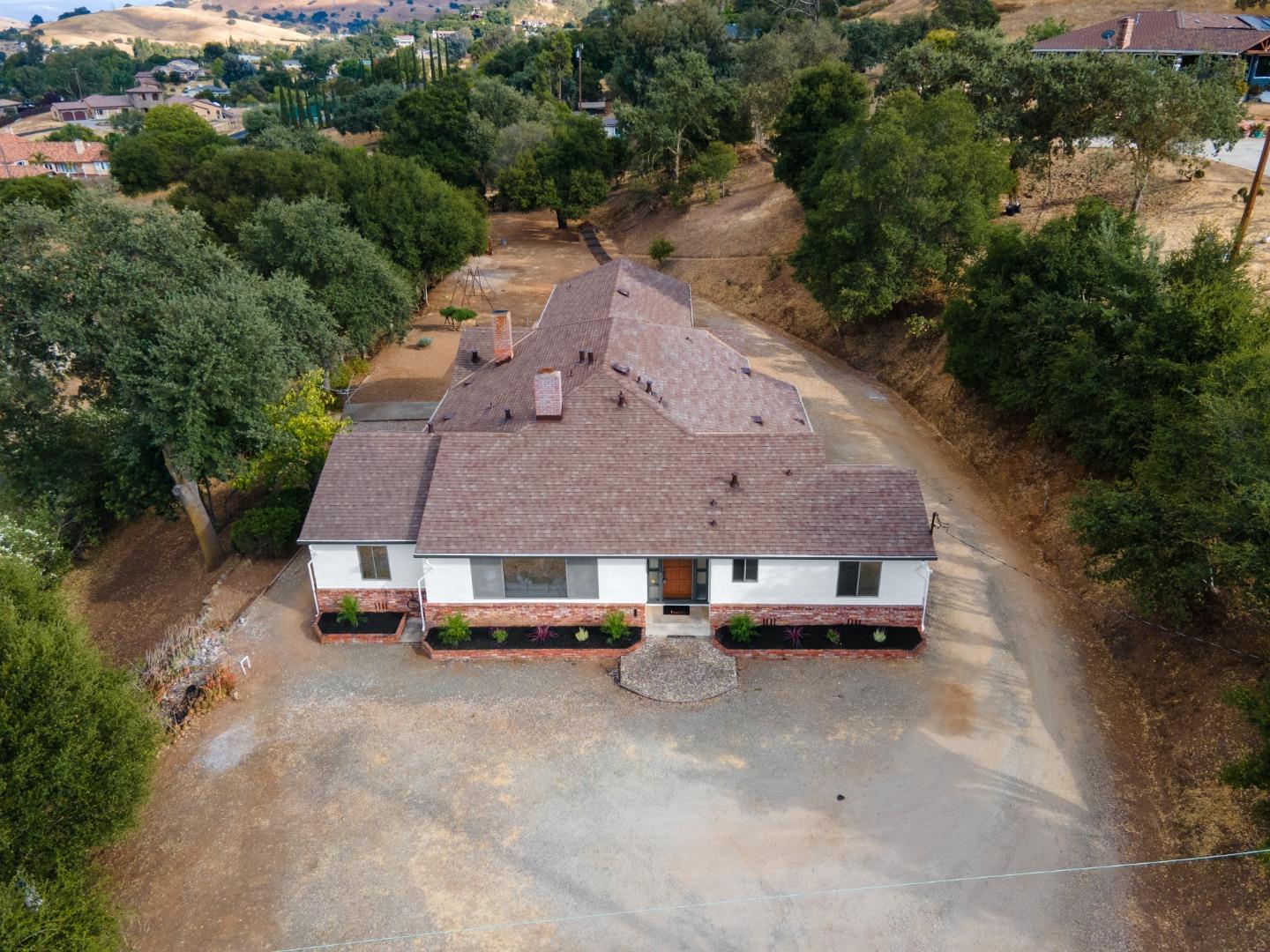 19517 Mockingbird Hill LN