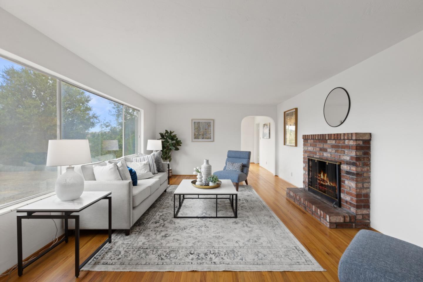 19517 Mockingbird Hill LN