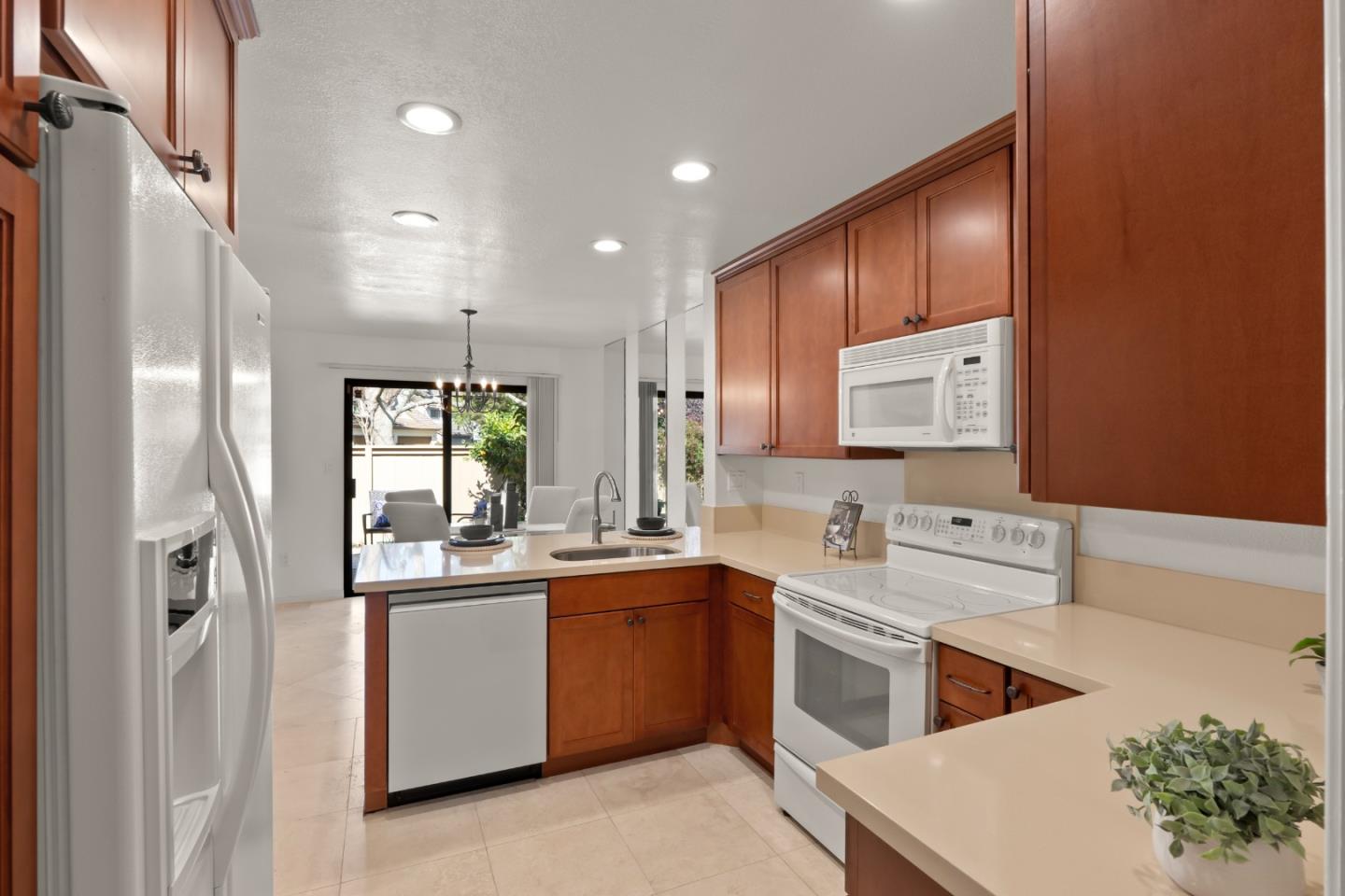 1883 Huxley CT