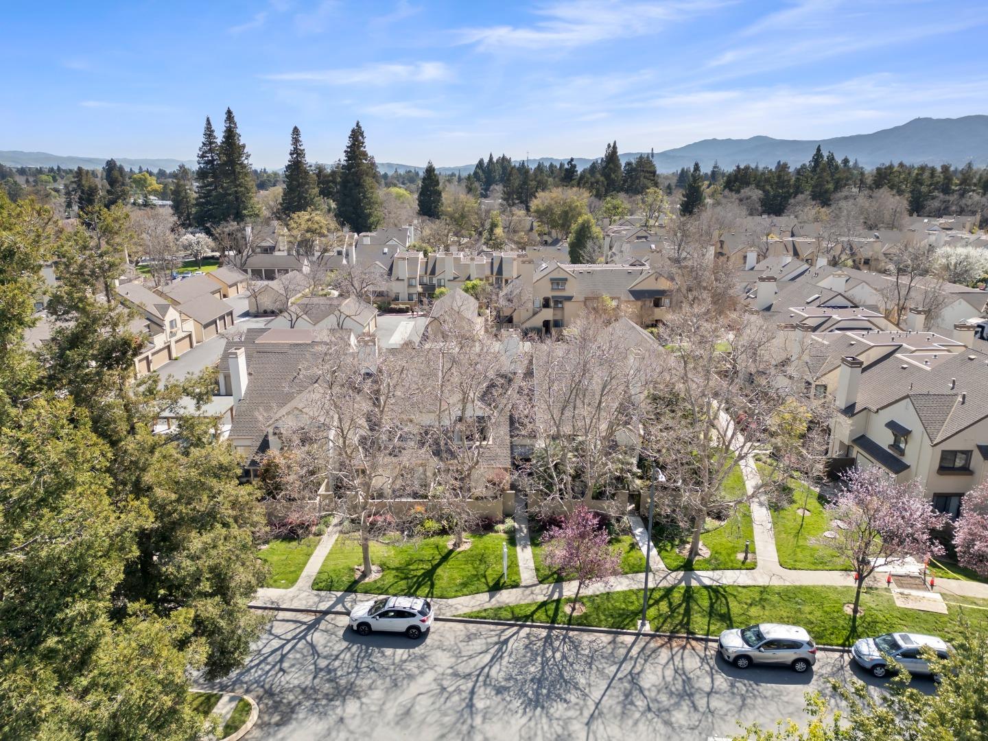 1883 Huxley CT