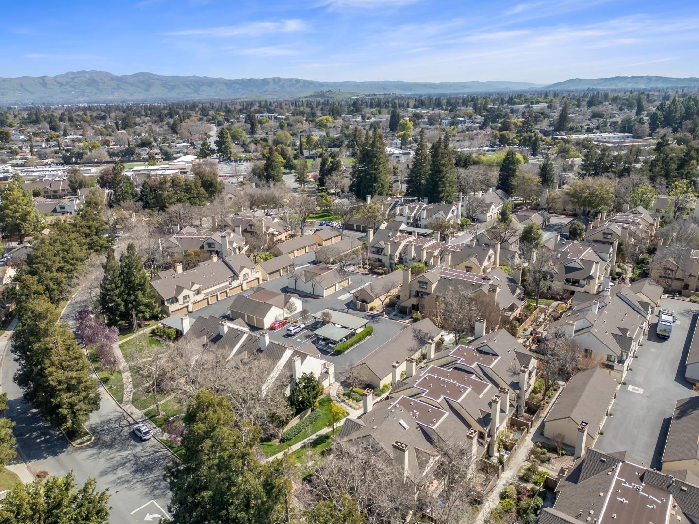 1883 Huxley CT
