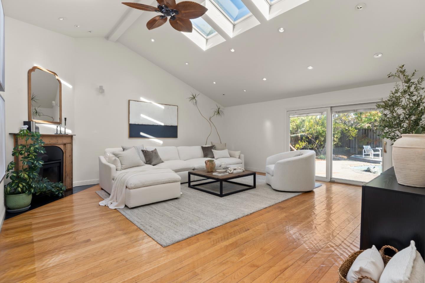 13060 La Vista DR
