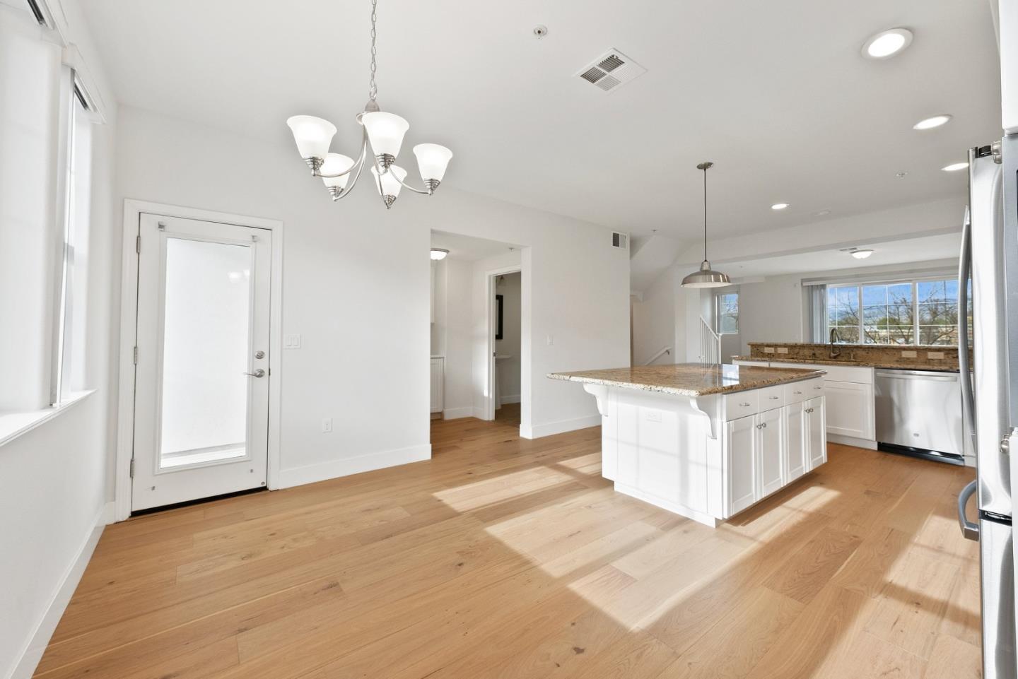 15765 Ibiza LN