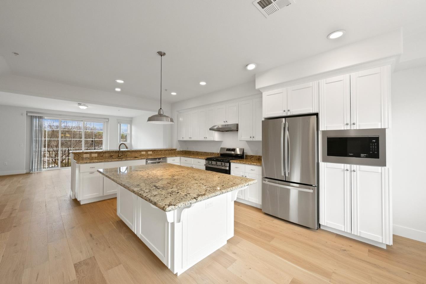 15765 Ibiza LN