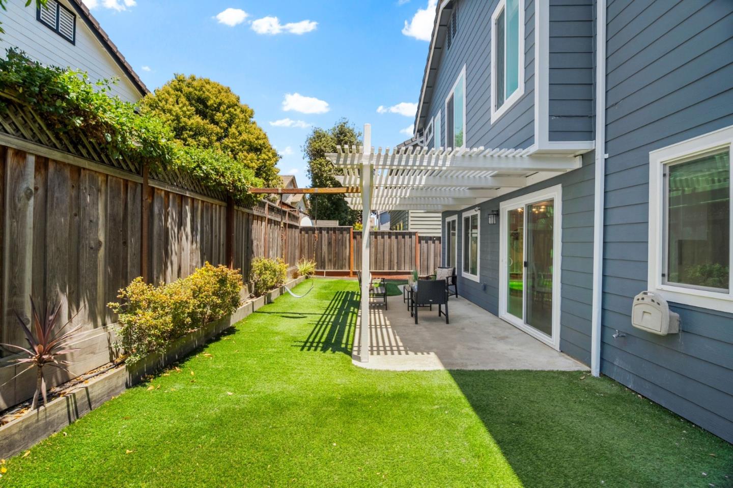 625 Coast Range Drive