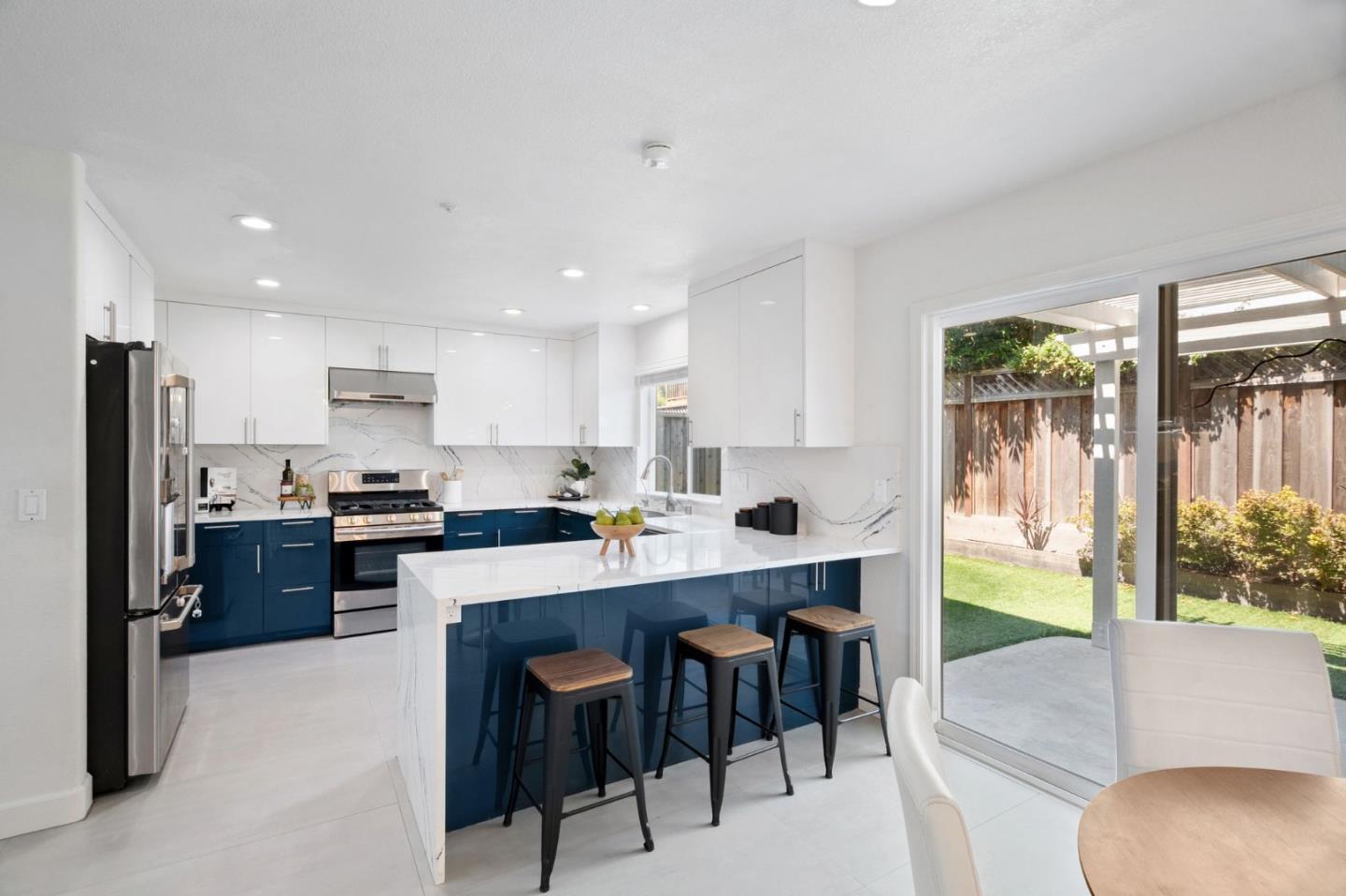 625 Coast Range Drive