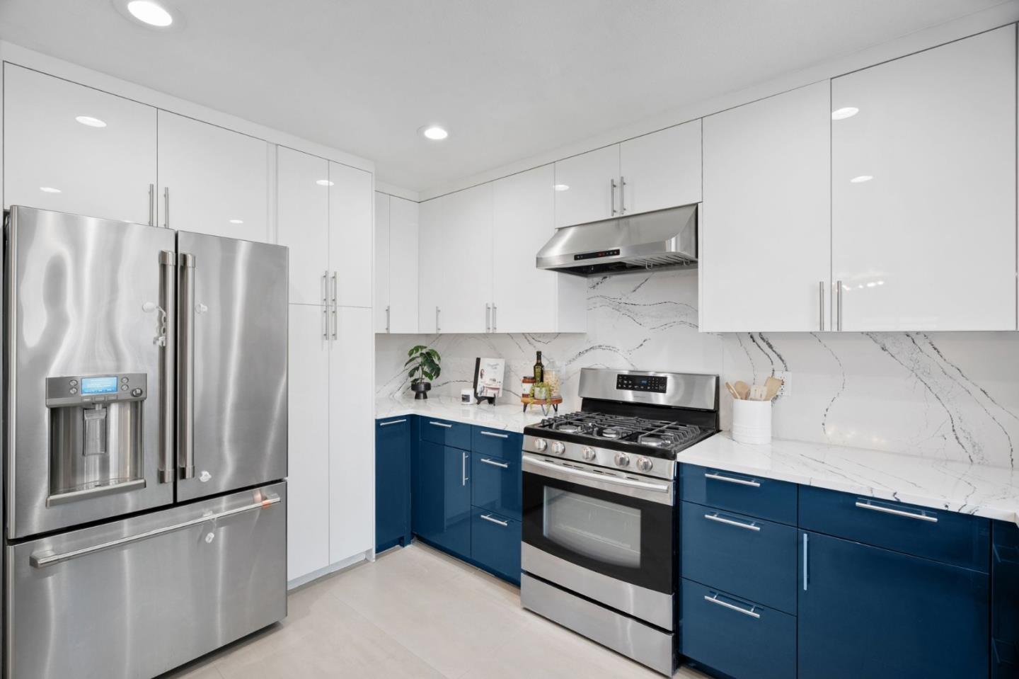 625 Coast Range Drive