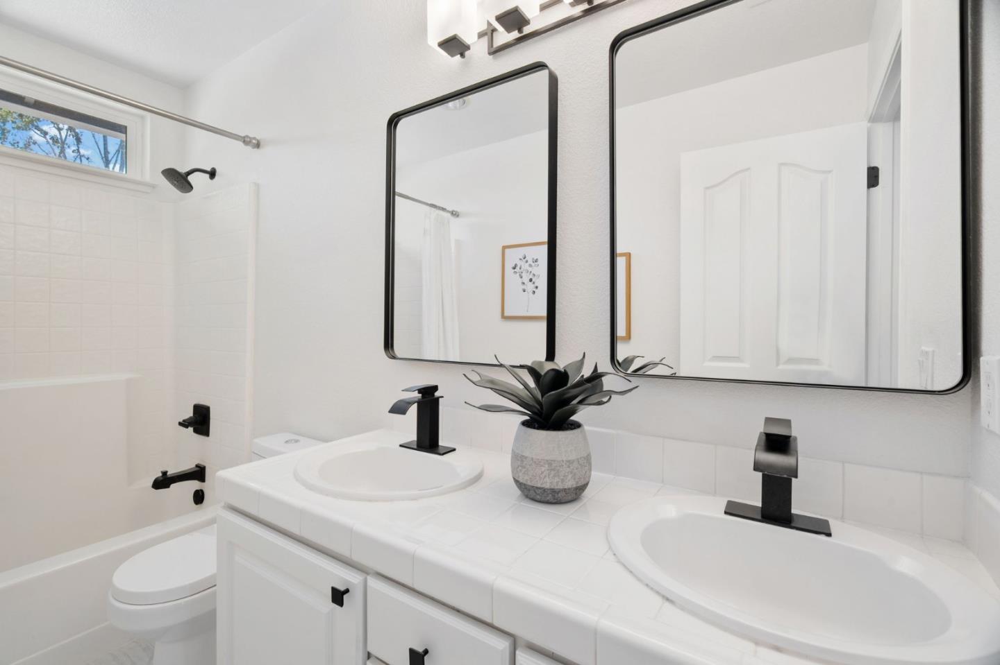 625 Coast Range Drive