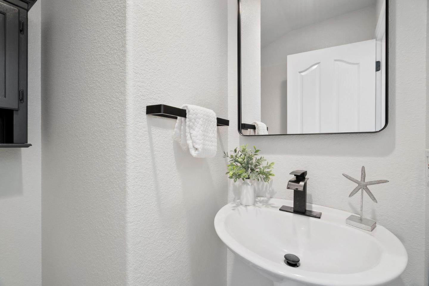 625 Coast Range Drive